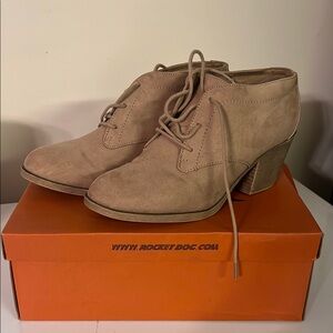 Rocket Dog Tan Heeled Boots Suede Minimalist Design